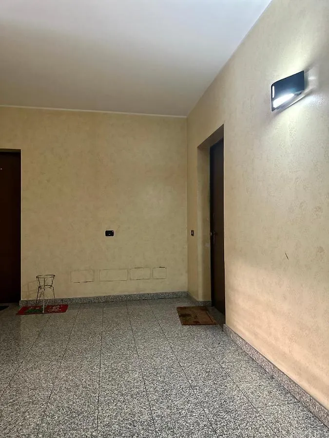 Bilocale Condominio Trifoglio Gallarate 0*,  Italia