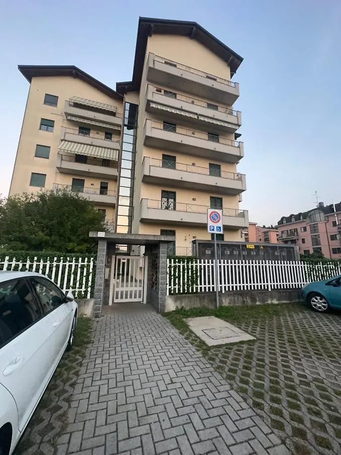 Bilocale Condominio Trifoglio Gallarate 0*,  Italia